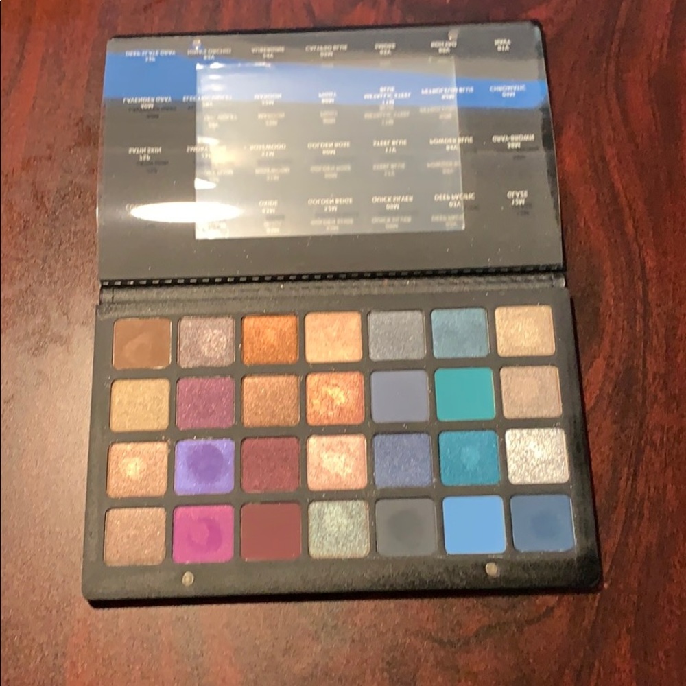 Natasha Denona 28 Purple Blue Eyeshadow Palette